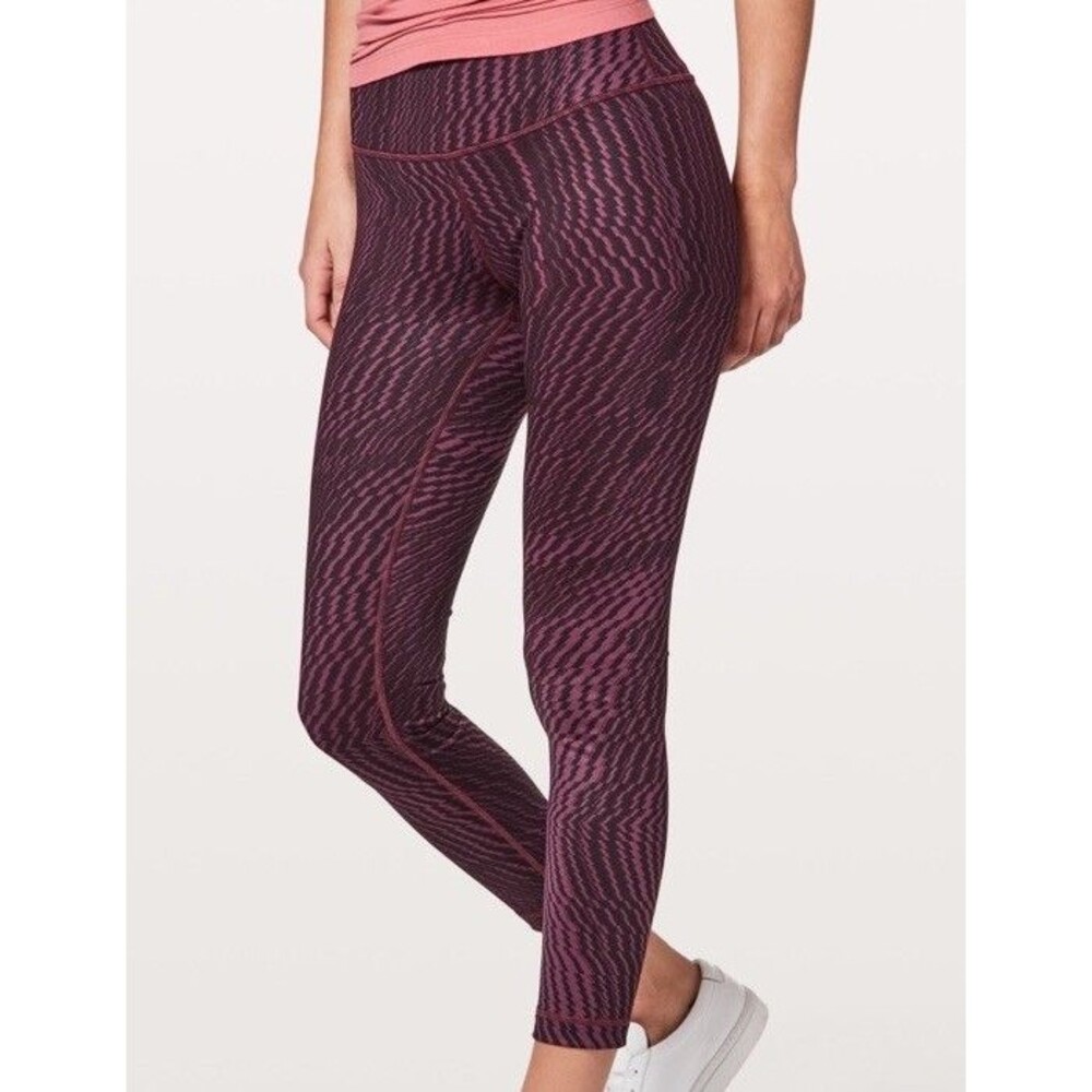 Lululemon Size 10 Wunder Under  Leggings 28” Pink Printed
